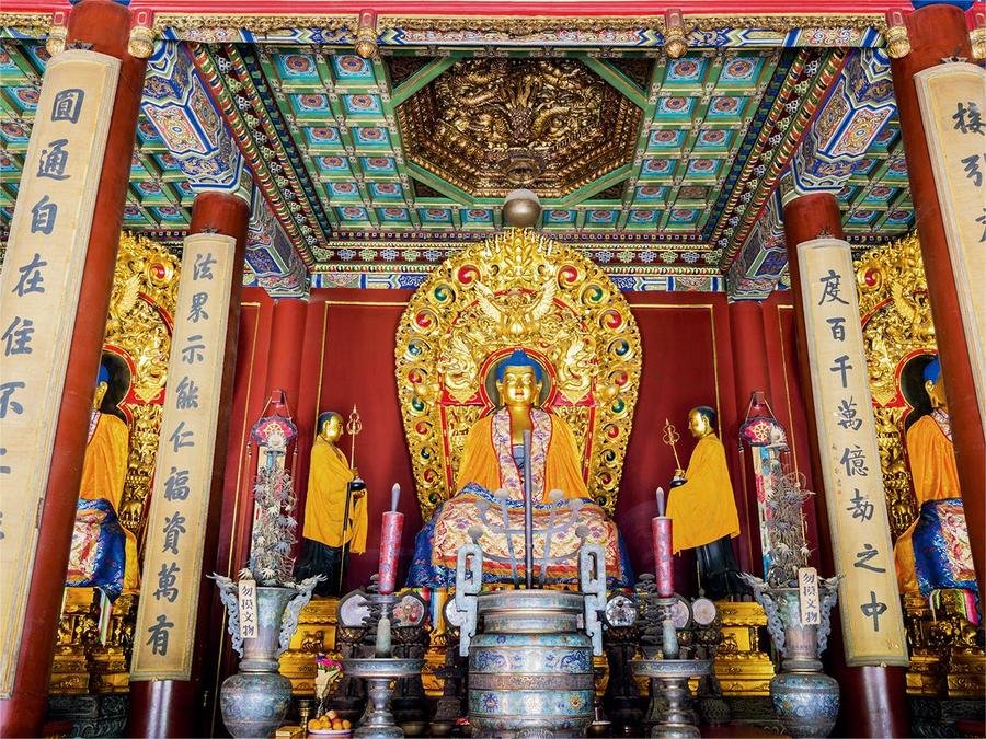 main-hall-of-yonghe-temple main-hall-of-yonghe-temple