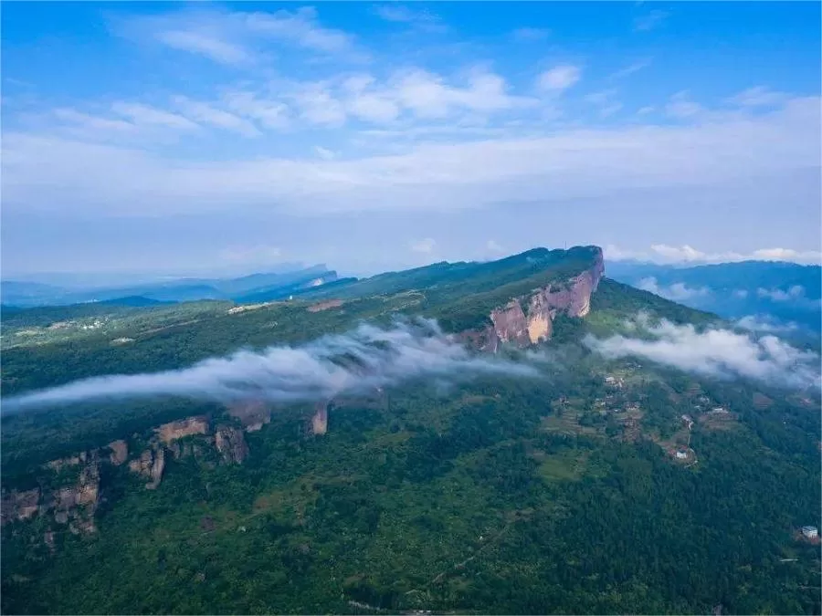 majestic-natural-scenery-of-jianmen-pass-jpeg majestic-natural-scenery-of-jianmen-pass-jpeg