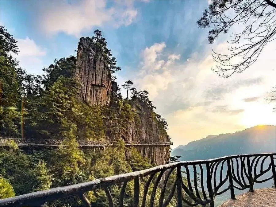 majestic-peaks-in-linan-daming-mountain-jpg majestic-peaks-in-linan-daming-mountain-jpg