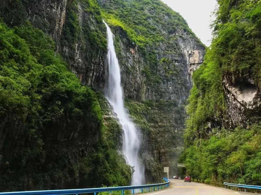 majestic-waterfall-in-three-little-gorges-jpg majestic-waterfall-in-three-little-gorges-jpg