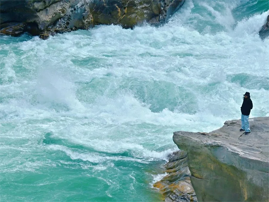 middle-tiger-leaping-gorge-jpg middle-tiger-leaping-gorge-jpg