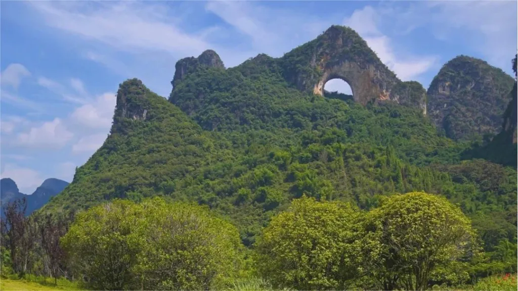 moon-hill-yangshuo-1024x576-2