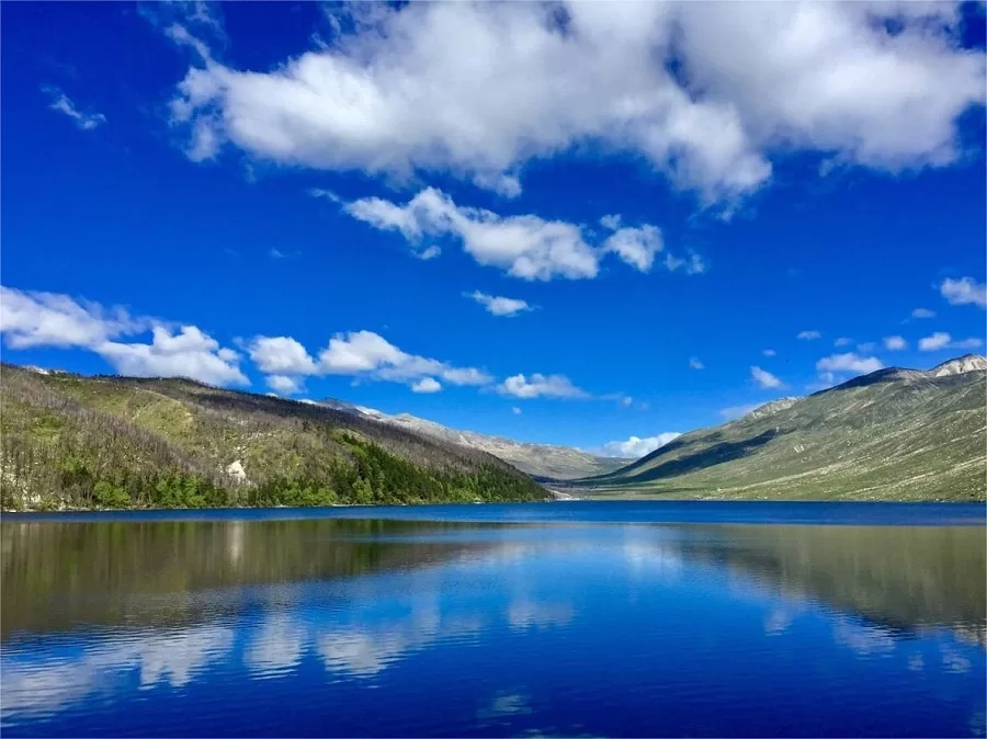 mugecuo-lake-jpg mugecuo-lake-jpg