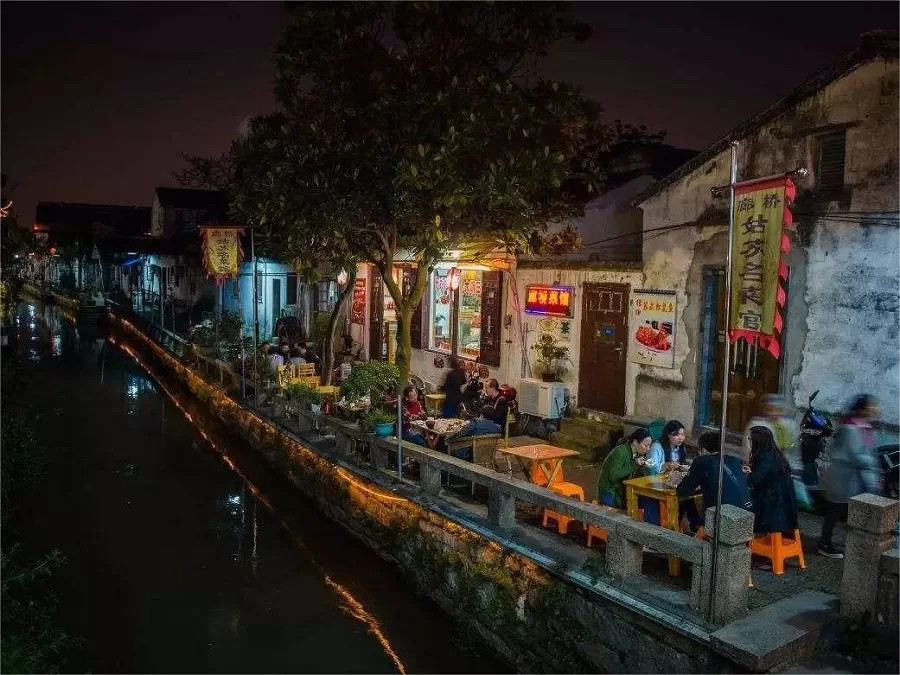 nighttime-ambiance-in-shiquan-street-jpeg nighttime-ambiance-in-shiquan-street-jpeg