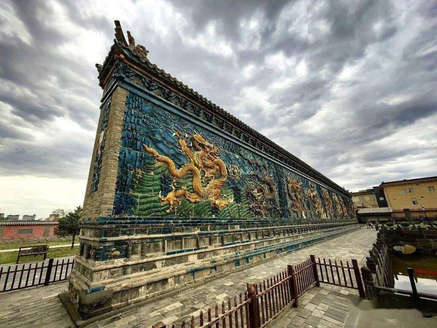 nine-dragon-screen-datong-1 nine-dragon-screen-datong-1