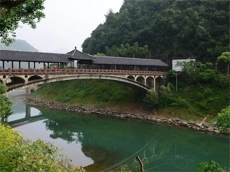 northwest-lake-area-in-qiandao-lake-jpg northwest-lake-area-in-qiandao-lake-jpg