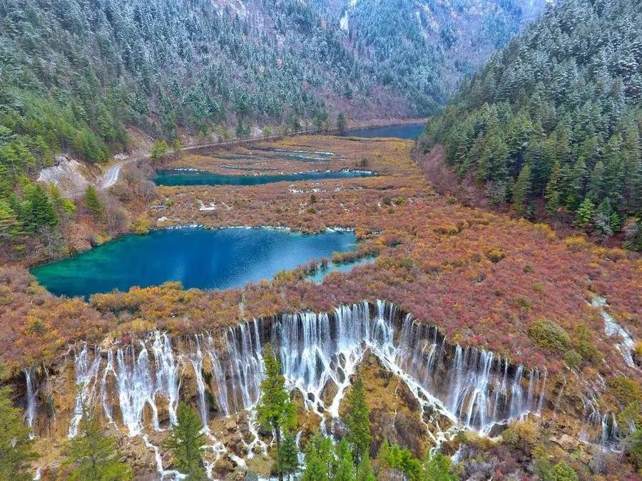 nuorilang-lakes-in-jiuzhai-valley nuorilang-lakes-in-jiuzhai-valley