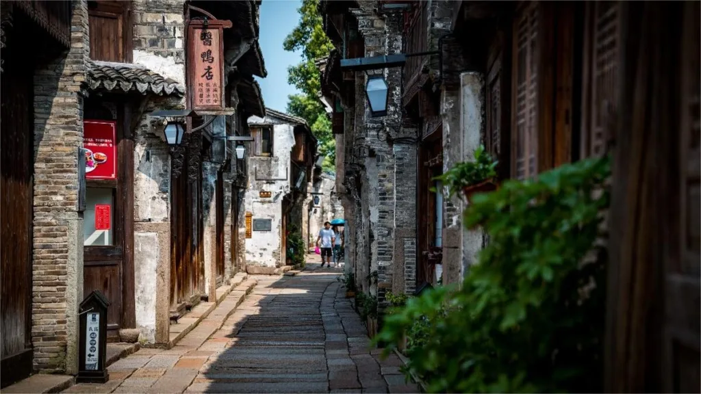old-streets-and-alleys-in-wuzhen-water-town-1024x576-1 old-streets-and-alleys-in-wuzhen-water-town-1024x576-1