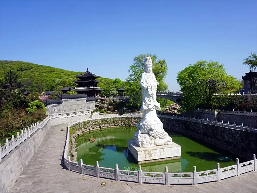 ordination-pond-in-longchang-temple-jpg ordination-pond-in-longchang-temple-jpg