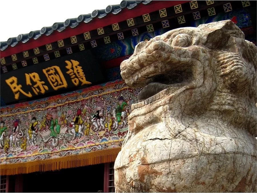 ornate-decorations-in-the-palace-of-the-queen-of-heaven-jpg ornate-decorations-in-the-palace-of-the-queen-of-heaven-jpg