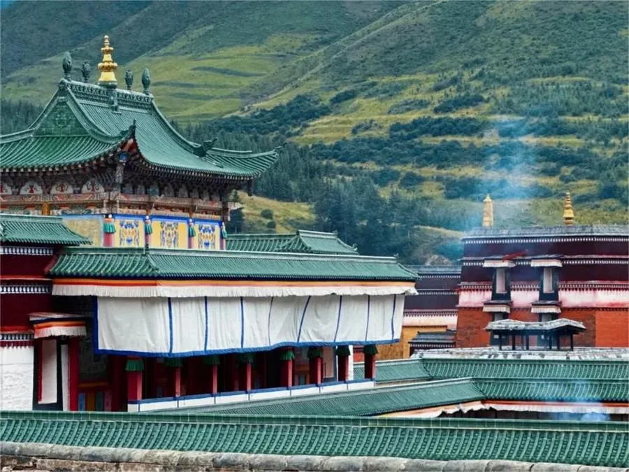 other-magnificnet-buildings-in-labrang-monastery-2-jpg other-magnificnet-buildings-in-labrang-monastery-2-jpg