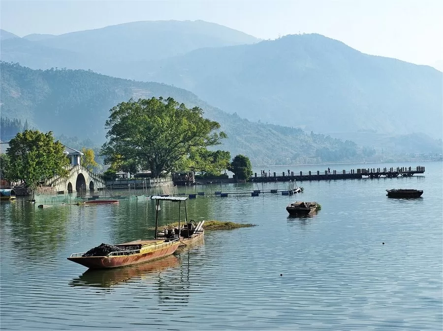 outdoor-activities-in-qionghai-lake-jpg outdoor-activities-in-qionghai-lake-jpg