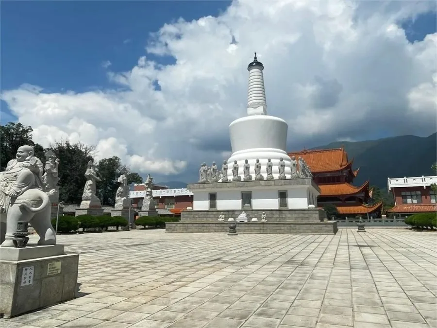 pagoda-temple-in-jizu-mountain-dali-jpg pagoda-temple-in-jizu-mountain-dali-jpg