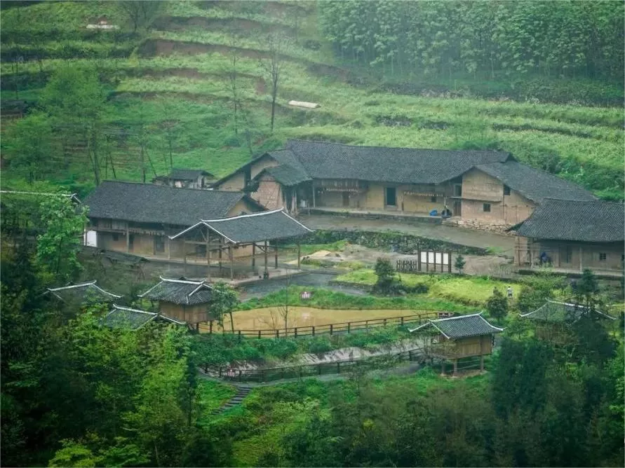 pastoral-life-of-miao-and-tujia-people-in-tiankeng-zhaizi-jpeg pastoral-life-of-miao-and-tujia-people-in-tiankeng-zhaizi-jpeg