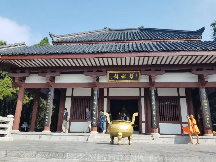 pengzu-shrine-in-pengzu-garden-xuzhou-jpg pengzu-shrine-in-pengzu-garden-xuzhou-jpg