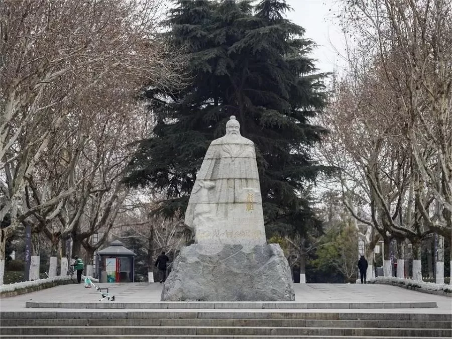 pengzu-statue-in-pengzu-garden-xuzhou-jpg pengzu-statue-in-pengzu-garden-xuzhou-jpg