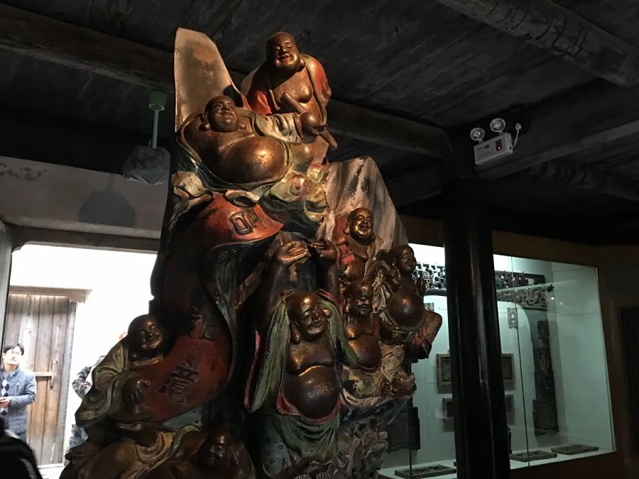 pillars-in-jiangnan-wood-carving-museum-wuzhen-jpg pillars-in-jiangnan-wood-carving-museum-wuzhen-jpg