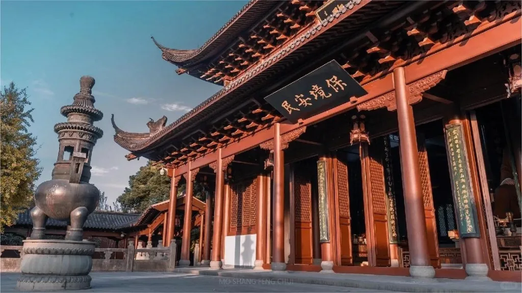 qian-wang-temple-hangzhou-1024x576-3