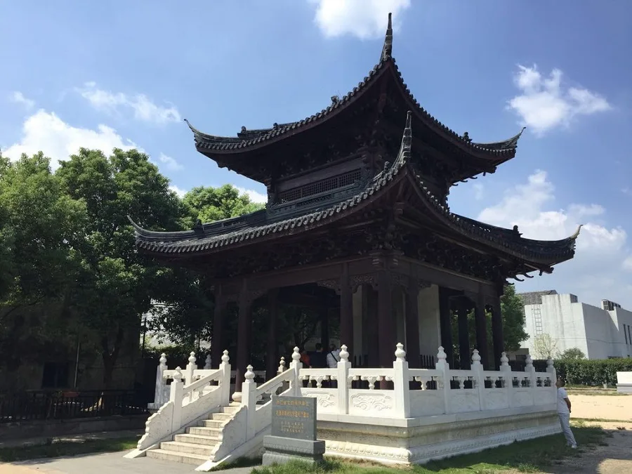 qianlong-imperial-stele-in-tangqi-ancient-town-jpg qianlong-imperial-stele-in-tangqi-ancient-town-jpg