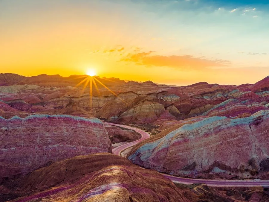 qicai-hongxia-platfrom-in-zhangye-danxia-geopark-jpg qicai-hongxia-platfrom-in-zhangye-danxia-geopark-jpg