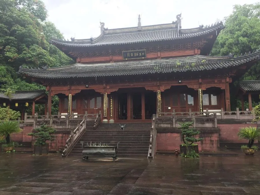 qigong-shrine-in-yushan-mountain-jpg qigong-shrine-in-yushan-mountain-jpg