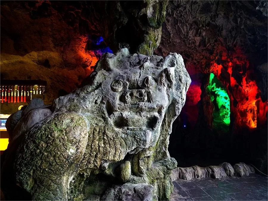 qilin-cave-in-qianling-mountai-park-jpg qilin-cave-in-qianling-mountai-park-jpg