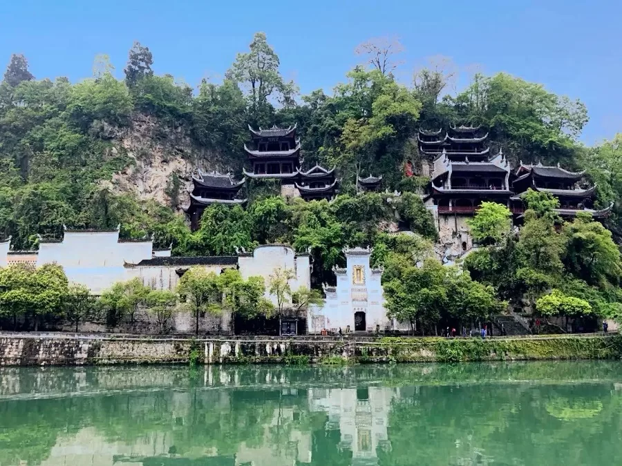qinglong-cave-in-zhenyuan-ancient-town-jpg qinglong-cave-in-zhenyuan-ancient-town-jpg