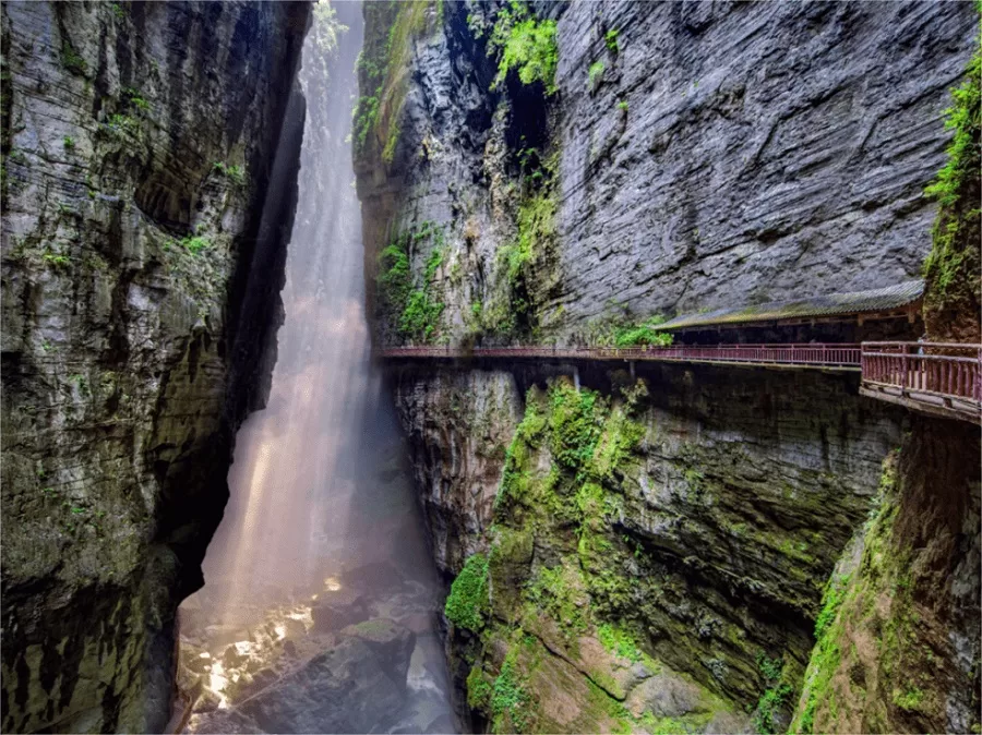 qingtian-gorge-fissure-in-wuling-mountain-great-rift-valley-jpg qingtian-gorge-fissure-in-wuling-mountain-great-rift-valley-jpg