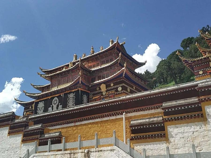 qingzhen-prayer-site-in-langmu-temple qingzhen-prayer-site-in-langmu-temple