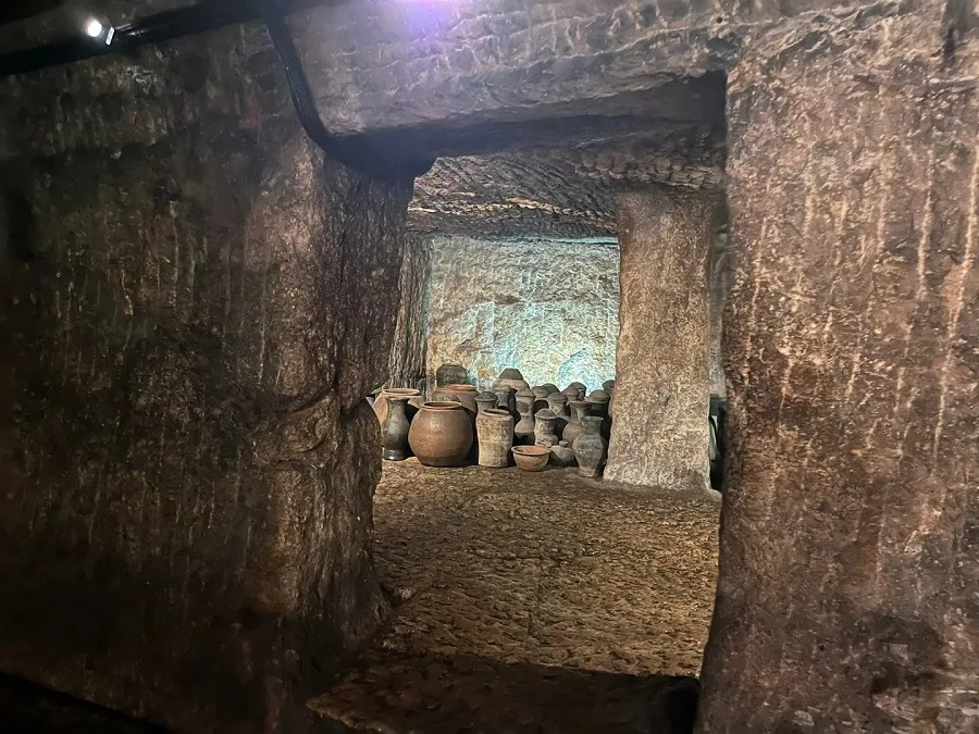 quarry-site-remnats-in-xuzhou-museum-jpg quarry-site-remnats-in-xuzhou-museum-jpg
