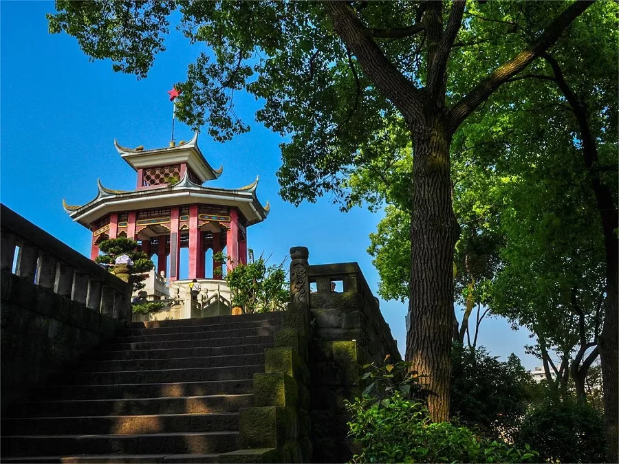 red-star-pavilion-in-pipa-mountain-park-jpeg red-star-pavilion-in-pipa-mountain-park-jpeg