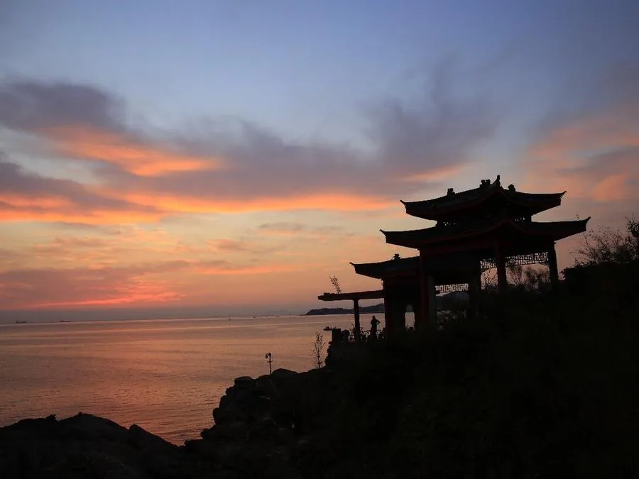 relang-pavilion-in-yantai-hill-park-jpg relang-pavilion-in-yantai-hill-park-jpg
