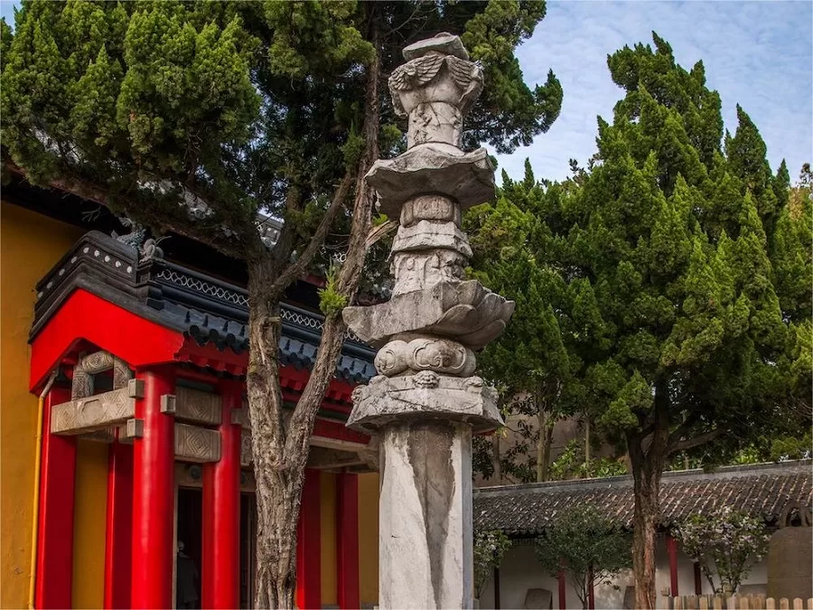 resilient-stone-column-in-baosheng-temple-in-suzhou-jpg resilient-stone-column-in-baosheng-temple-in-suzhou-jpg