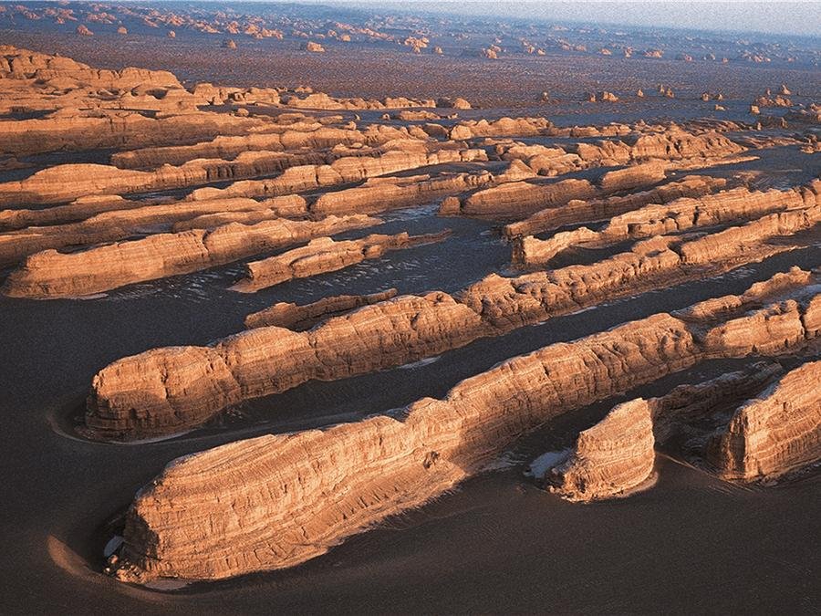 ridge-like-yadan-in-national-geological-park ridge-like-yadan-in-national-geological-park
