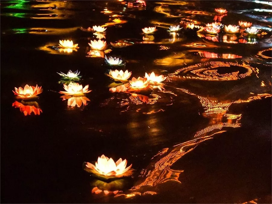 river-lanterns-in-zhouzhuang-jpg river-lanterns-in-zhouzhuang-jpg
