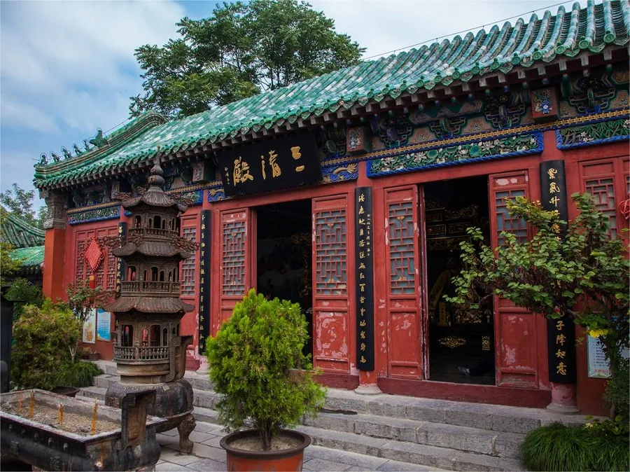 sanqing-hall-in-yanqing-taoist-temple-jpg sanqing-hall-in-yanqing-taoist-temple-jpg