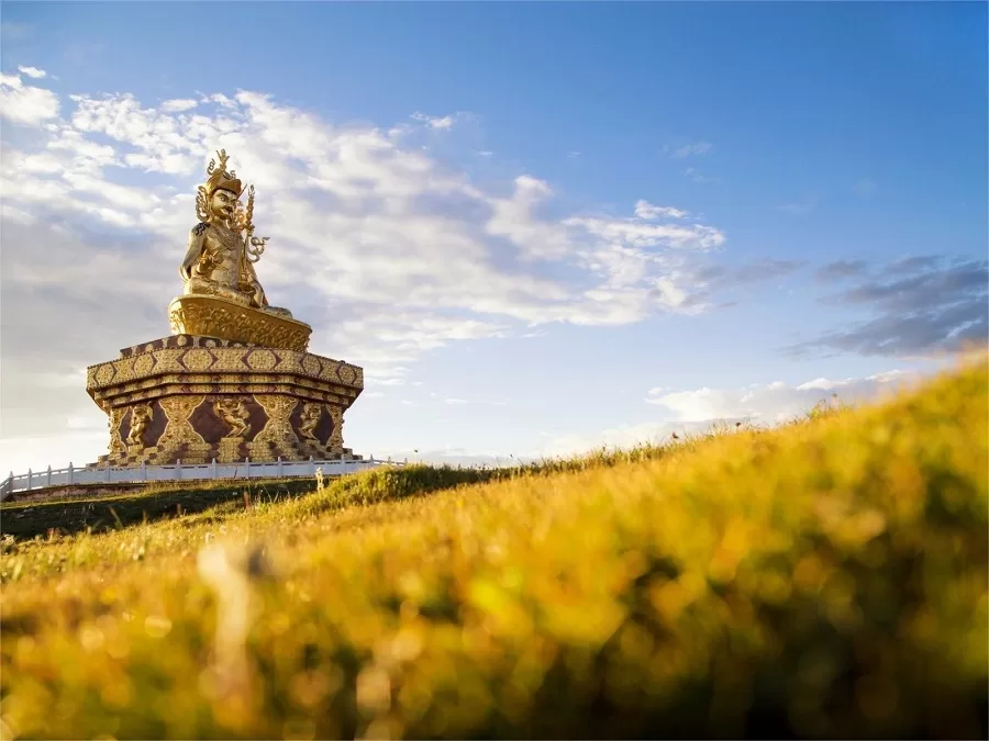 scenic-beauty-of-Yarchen-Gar-Monastery-jpg scenic-beauty-of-Yarchen-Gar-Monastery-jpg