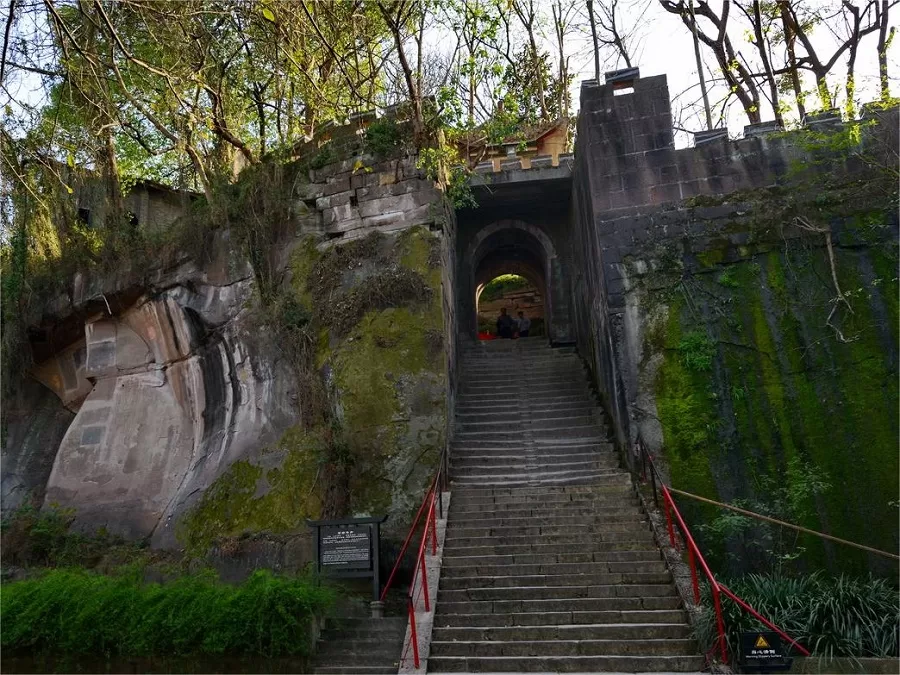 seven-emotions-stairs-in-tongnan-great-buddha-temple-jpg seven-emotions-stairs-in-tongnan-great-buddha-temple-jpg