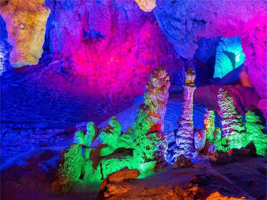 seven-star-cave-in-severn-star-park-guilin seven-star-cave-in-severn-star-park-guilin