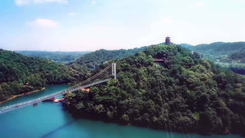 shiyan-lake-changsha-1024x576.avif_-1