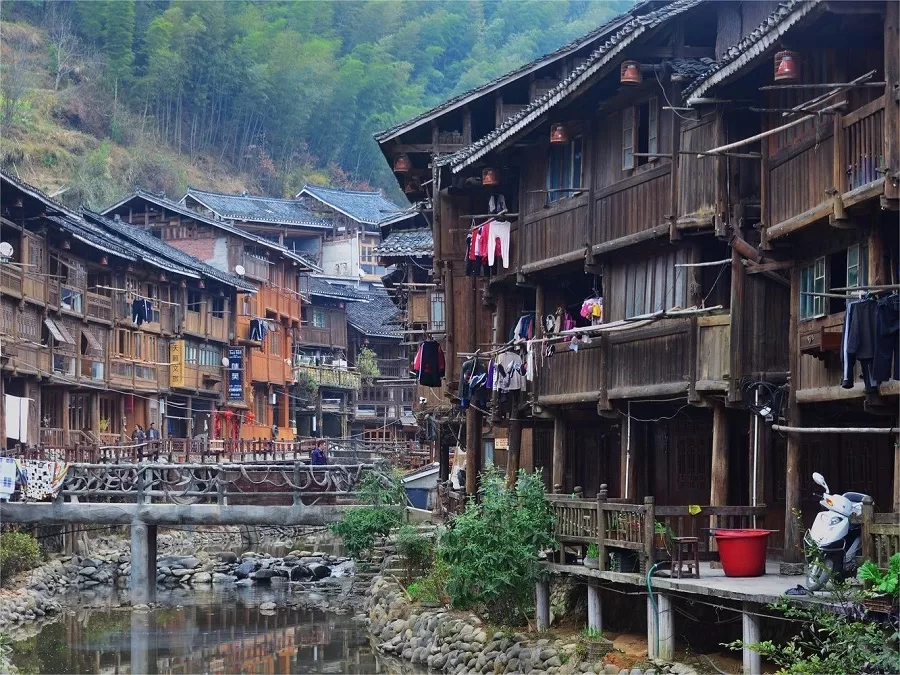 stilted-houses-in-zhaoxing-dong-village-jpg stilted-houses-in-zhaoxing-dong-village-jpg