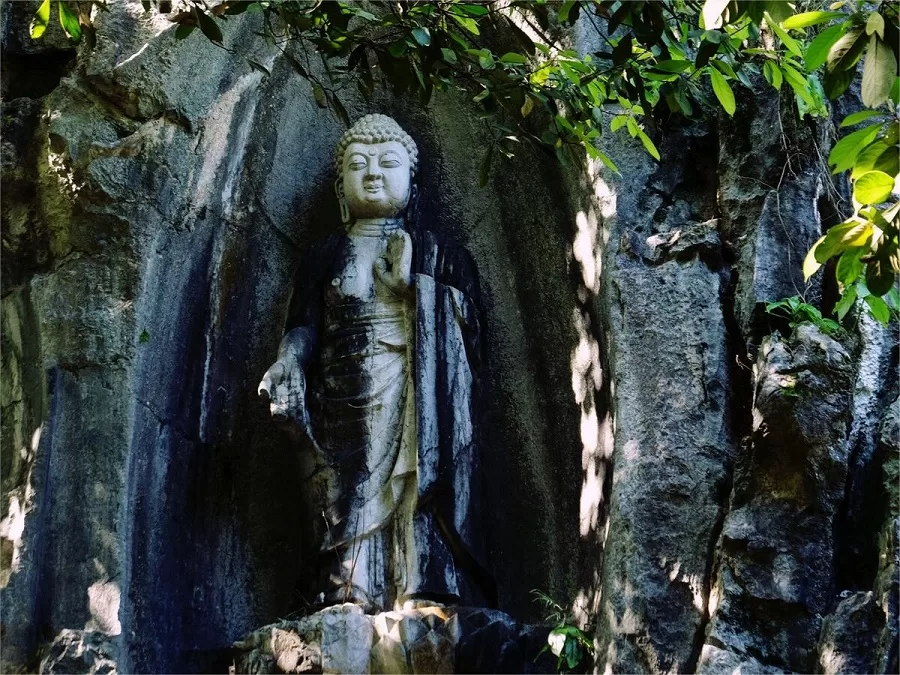 stone-carvings-in-fei-lai-feng-hangzhou-1-jpg stone-carvings-in-fei-lai-feng-hangzhou-1-jpg