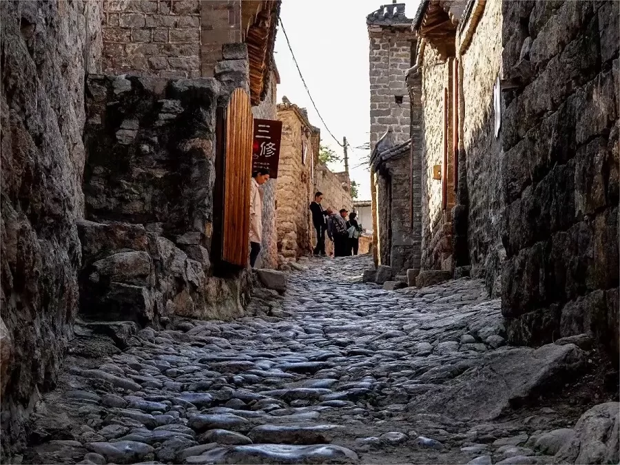 stone-streets-in-yujia-stone-village-jpg stone-streets-in-yujia-stone-village-jpg