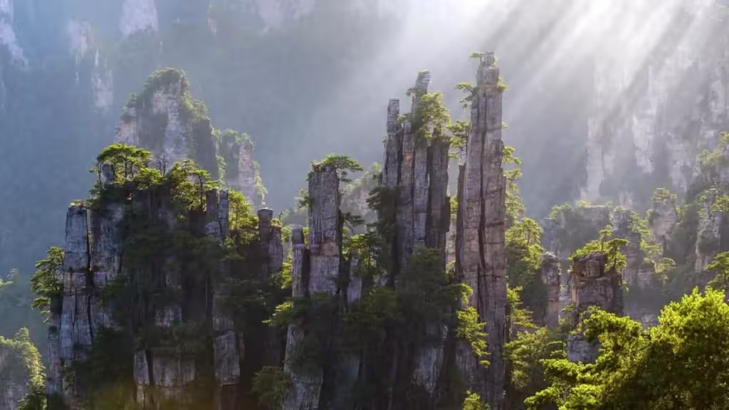 tainzi-mountain-at-zhangjiajie-1024x576.avif_