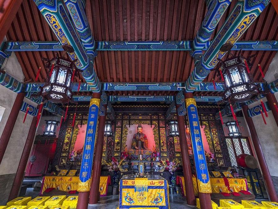 taiqing-palace-in-laoshan-mountain-1 taiqing-palace-in-laoshan-mountain-1