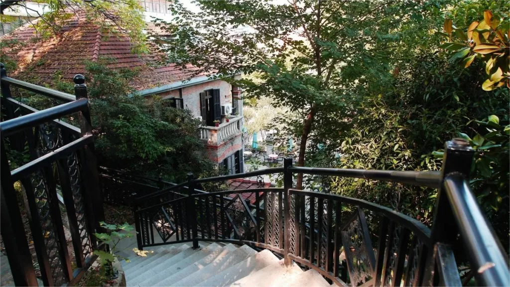 tanhualin-street-wuhan-1024x576-9 tanhualin-street-wuhan-1024x576-9