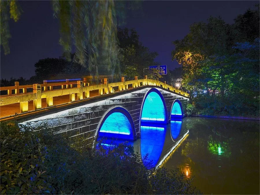 the-greand-rainbow-bridge-in-slender-west-lake-yangzhou-jpg the-greand-rainbow-bridge-in-slender-west-lake-yangzhou-jpg