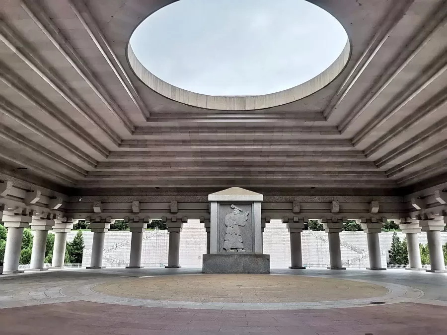 the-hall-of-the-mausoleum-of-yellow-emperor-jpg the-hall-of-the-mausoleum-of-yellow-emperor-jpg