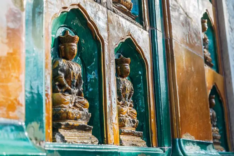 thousand-buddha-pavilion-in-wenshu-yuan-monastery thousand-buddha-pavilion-in-wenshu-yuan-monastery