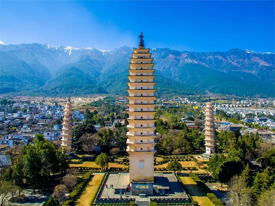 three-pagodas-of-chongsheng-temple-in-dali-old-town-jpeg-1 three-pagodas-of-chongsheng-temple-in-dali-old-town-jpeg-1